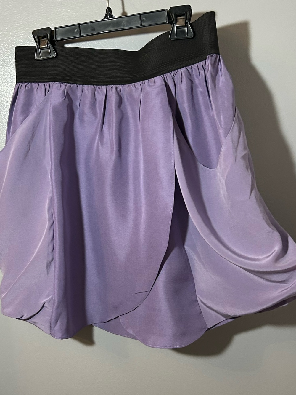 WILFRED 100% SILK - Lilac Tulip Hem Skirt with Black Waistband